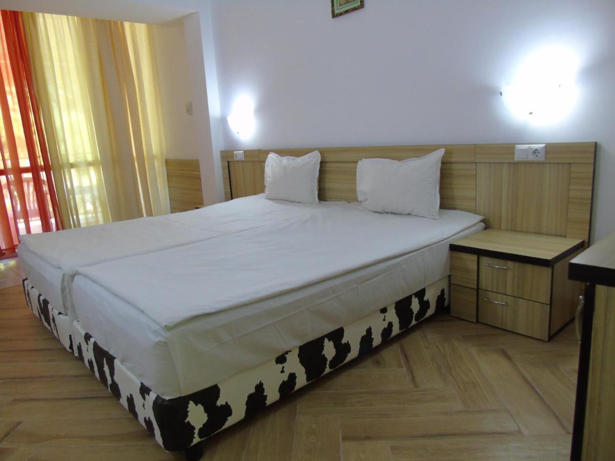Jupiter Hotel Slăntjev Brjag Exteriör bild