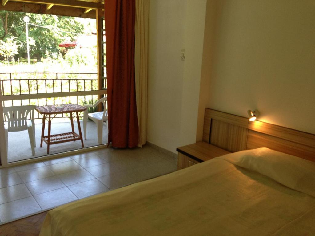 Jupiter Hotel Slăntjev Brjag Rum bild